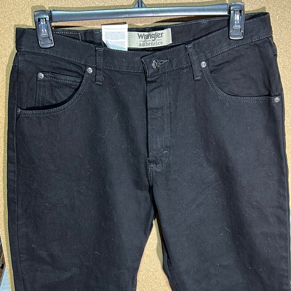 Wrangler Authentics men’s black jeans (size 34x32)